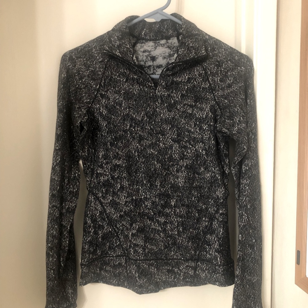 Lululemon LS LIKE NEW! 1 bk pckt Sz 6 soft